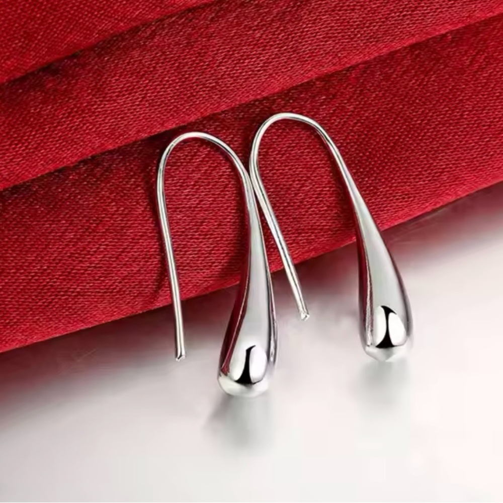 Silver Water Droplets/Raindrops Stud Earrings For Woman